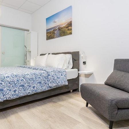 Private Room #1 With King Size, Ground Floor, Ac, Only 2Min To Rab Ramstein-Miesenbach Exterior photo